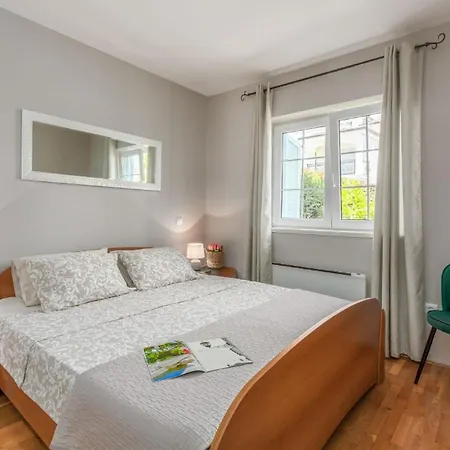 Strandnahe, Ruhige Sara Apartment *
