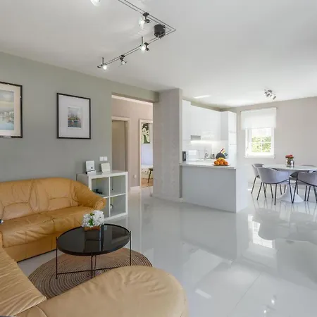 Strandnahe, Ruhige Sara Apartment Funtana